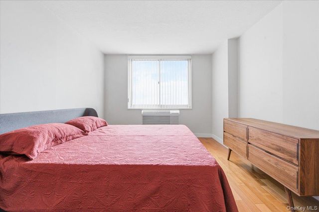 118-18 Union Turnpike 18E, Kew Gardens, NY 11415