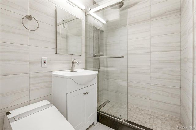 118-18 Union Turnpike 18E, Kew Gardens, NY 11415