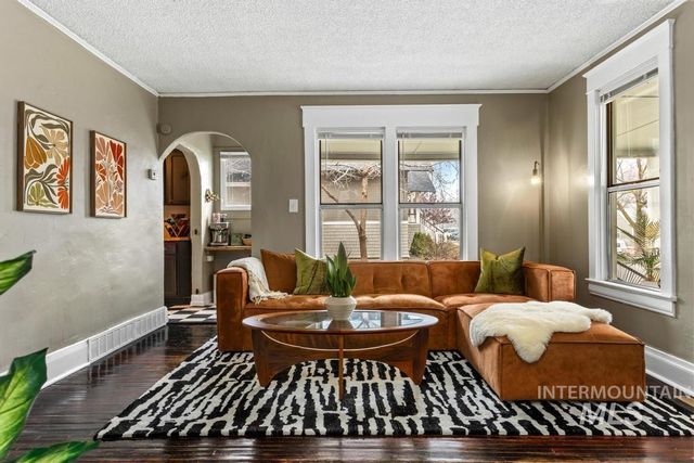 1615 Fillmore St, Caldwell, ID 83605