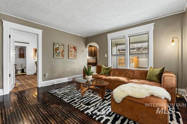 1615 Fillmore St, Caldwell, ID 83605