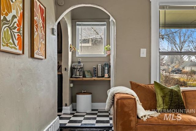 1615 Fillmore St, Caldwell, ID 83605