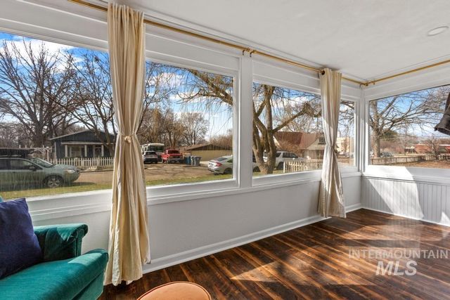 1615 Fillmore St, Caldwell, ID 83605