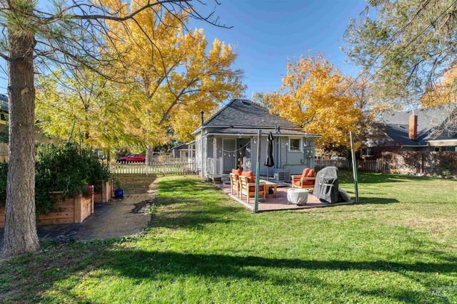 1615 Fillmore St, Caldwell, ID 83605