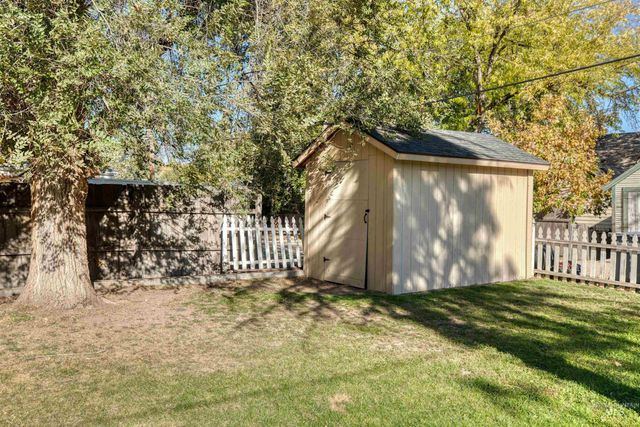 1615 Fillmore St, Caldwell, ID 83605