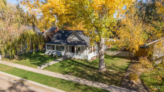 1615 Fillmore St, Caldwell, ID 83605