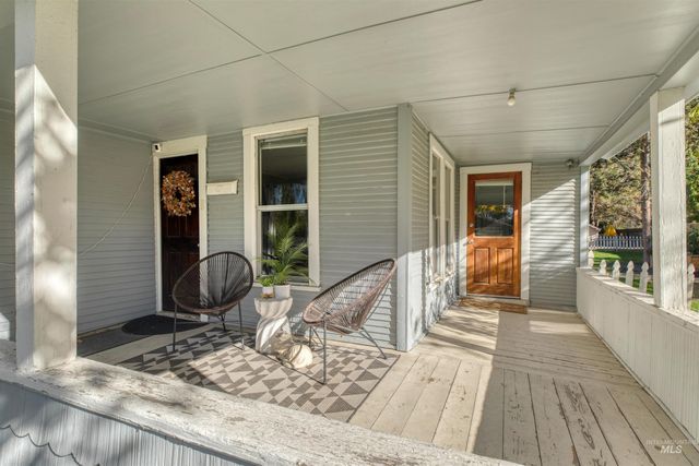 1615 Fillmore St, Caldwell, ID 83605