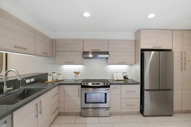 20 Trillium Lane, San Carlos, CA 94070