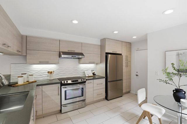 20 Trillium Lane, San Carlos, CA 94070
