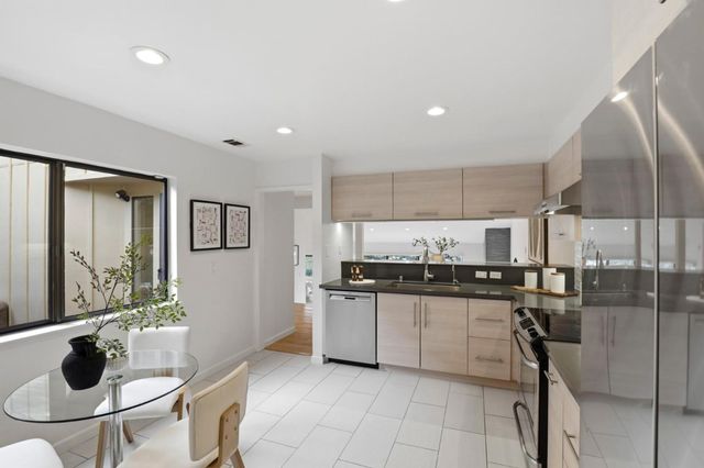 20 Trillium Lane, San Carlos, CA 94070