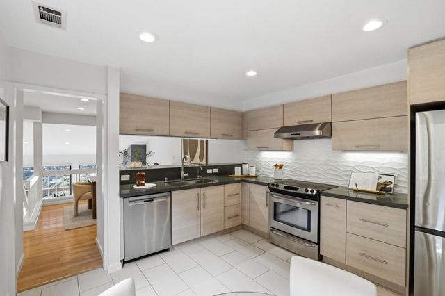 20 Trillium Lane, San Carlos, CA 94070