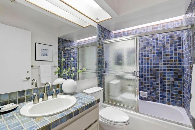 20 Trillium Lane, San Carlos, CA 94070