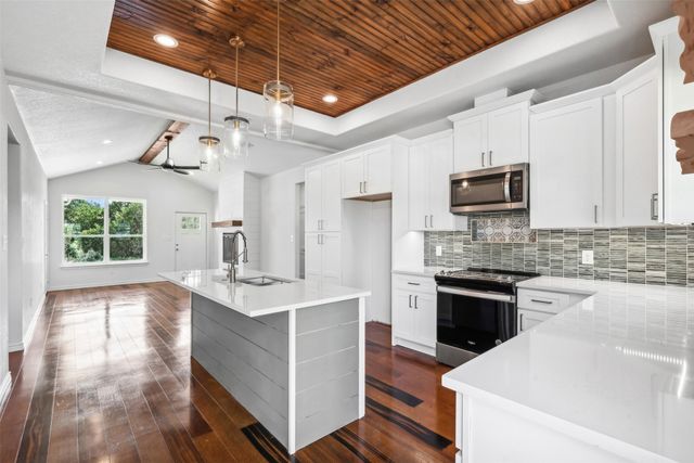 5718 barkridge Drive, Granbury, TX 76048
