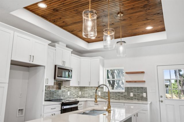 5718 barkridge Drive, Granbury, TX 76048