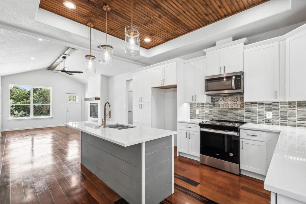 5718 barkridge Drive, Granbury, TX 76048