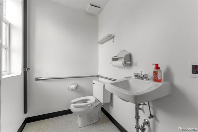 3769 Fort Street, Lincoln Park, MI 48146