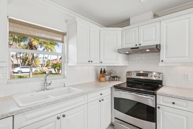 531 N SPOONBILL DRIVE, Sarasota, FL 34236