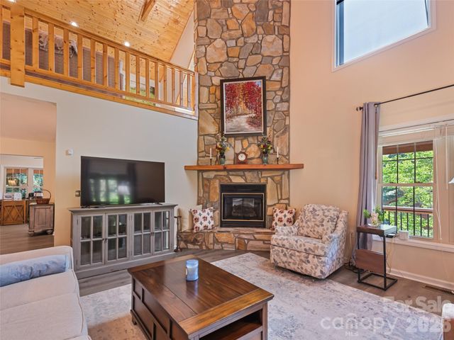612 Brannon Forest Drive, Waynesville, NC 28785