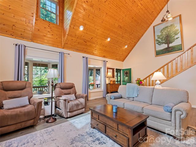 612 Brannon Forest Drive, Waynesville, NC 28785