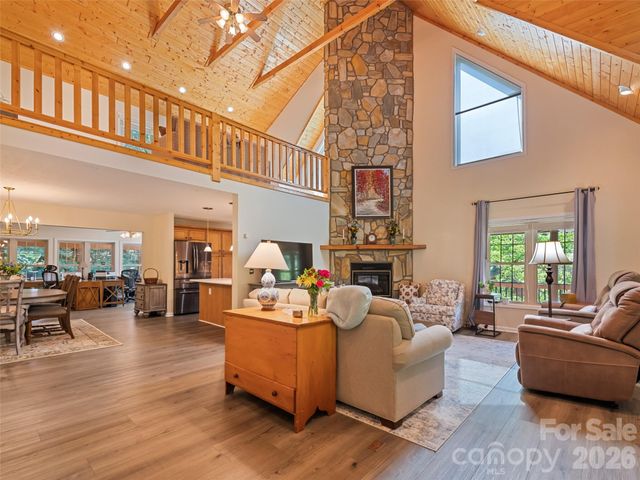 612 Brannon Forest Drive, Waynesville, NC 28785