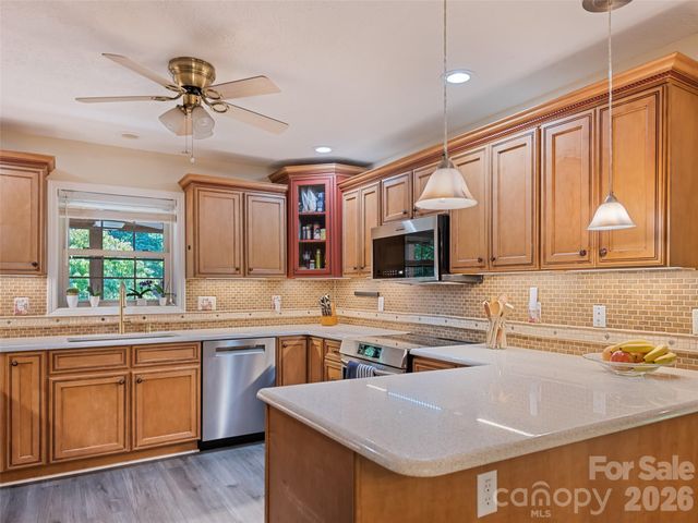 612 Brannon Forest Drive, Waynesville, NC 28785
