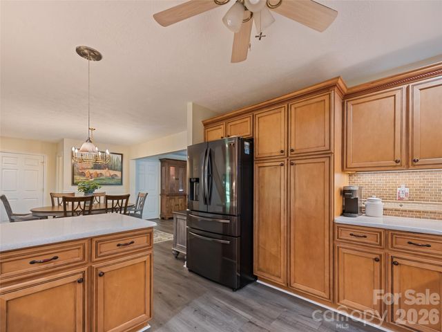 612 Brannon Forest Drive, Waynesville, NC 28785