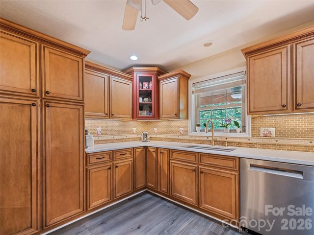 612 Brannon Forest Drive, Waynesville, NC 28785