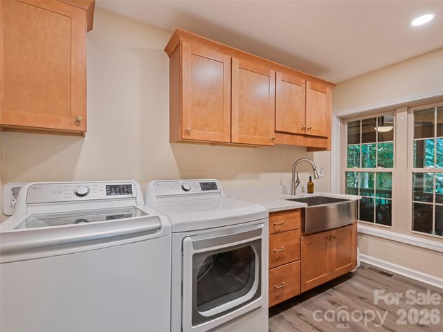 612 Brannon Forest Drive, Waynesville, NC 28785