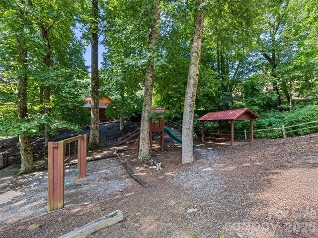 612 Brannon Forest Drive, Waynesville, NC 28785