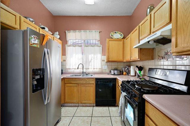 6028 Monte Azul Place, Santa Fe, NM 87507