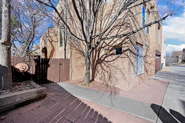 6028 Monte Azul Place, Santa Fe, NM 87507