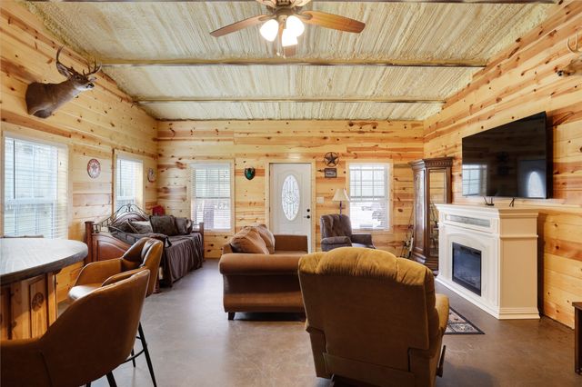 144 County Road 43400, Paris, TX 75462