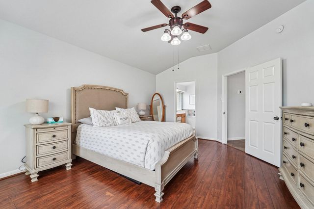 9806 Lynette Falls Drive, Houston, TX 77095
