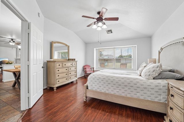 9806 Lynette Falls Drive, Houston, TX 77095