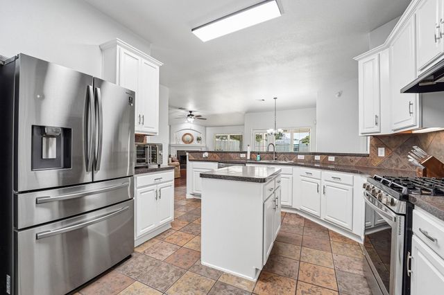9806 Lynette Falls Drive, Houston, TX 77095