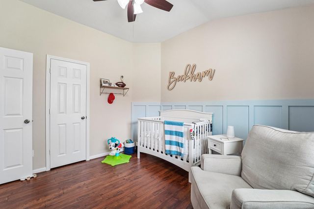 9806 Lynette Falls Drive, Houston, TX 77095