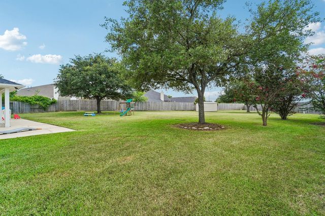 9806 Lynette Falls Drive, Houston, TX 77095