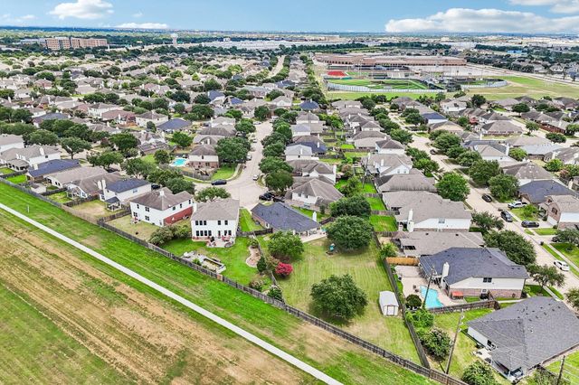 9806 Lynette Falls Drive, Houston, TX 77095