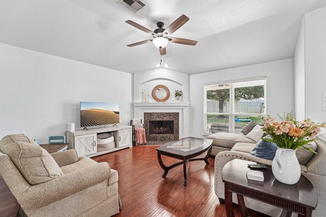 9806 Lynette Falls Drive, Houston, TX 77095