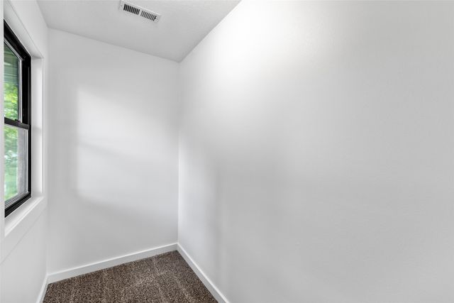 3928 11th Street, Des Moines, IA 50313