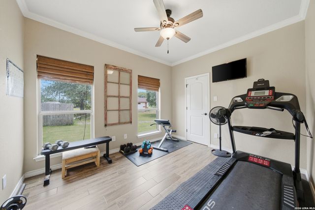 152 CIRCLE SIX DR, La Vernia, TX 78121