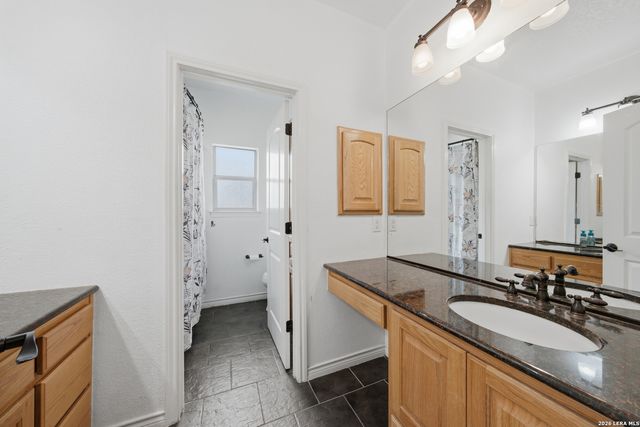 152 CIRCLE SIX DR, La Vernia, TX 78121