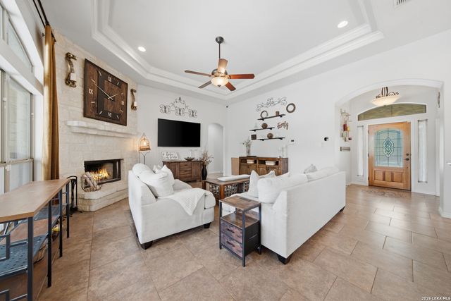 152 CIRCLE SIX DR, La Vernia, TX 78121