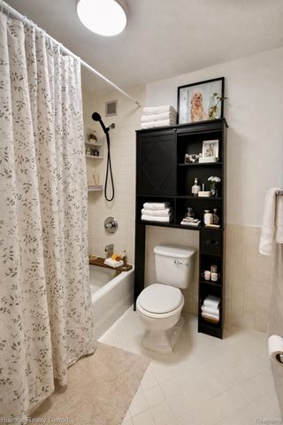 1300 E Lafayette 1008, Detroit, MI 48207