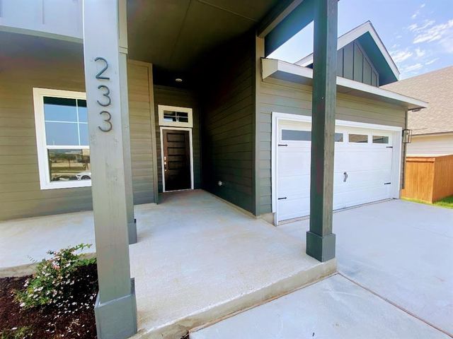 233 William Moon WAY, San Marcos, TX 78666