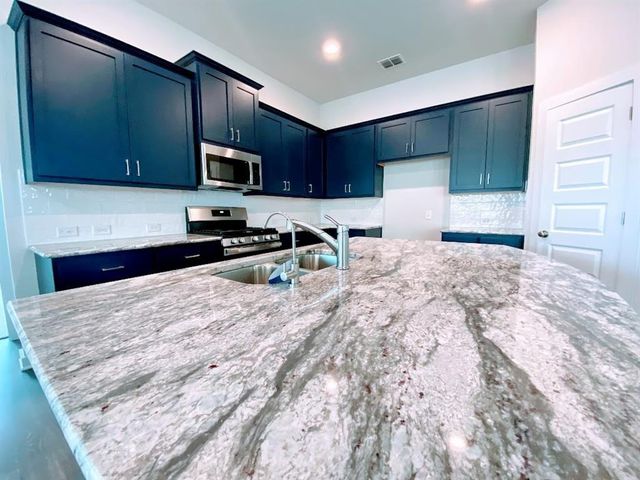 233 William Moon WAY, San Marcos, TX 78666