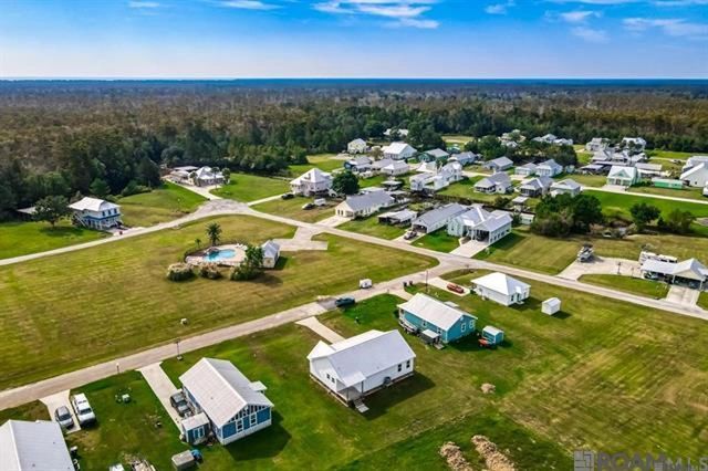 17230 Tchula Dr, Springfield, LA 70462