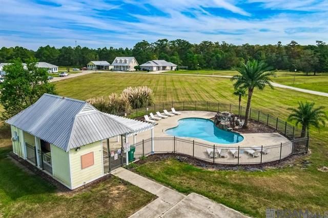 17230 Tchula Dr, Springfield, LA 70462