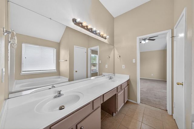 2530 Chestnut Mills Road, Houston, TX 77067