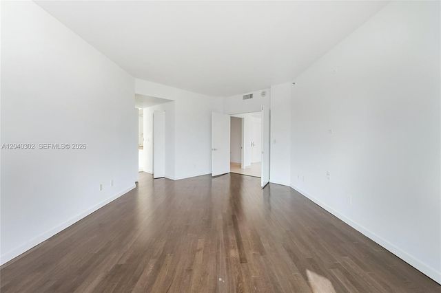 300 S Pointe Dr 405, Miami Beach, FL 33139