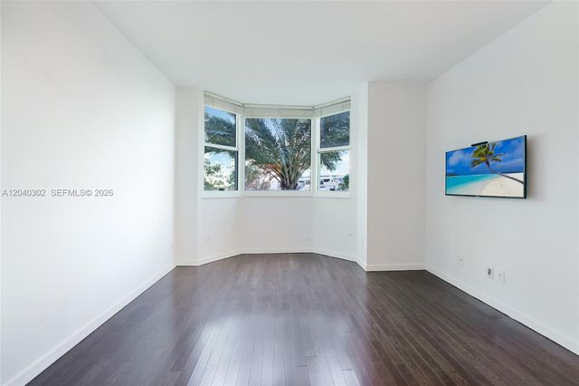 300 S Pointe Dr 405, Miami Beach, FL 33139